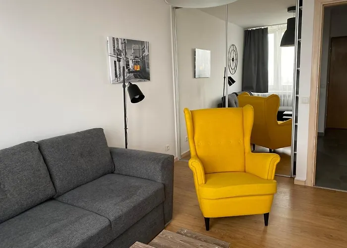 Apartment On The Corner *