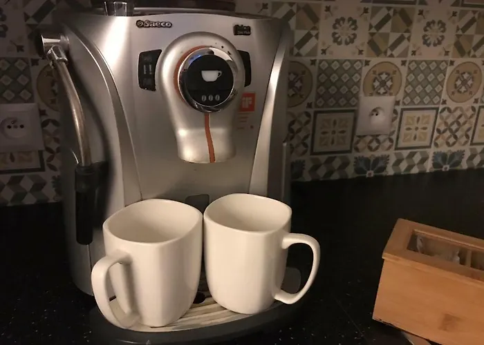 Apartment On The Corner *